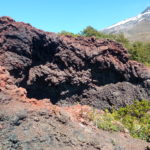 Roches volcaniques d'un cratère parasite.
