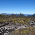 Estero y paísaje volcánico
