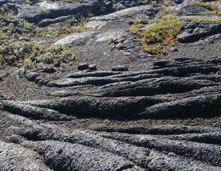 Formación de pliegues en lava