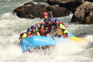 Balsa de rafting en el río Trancura