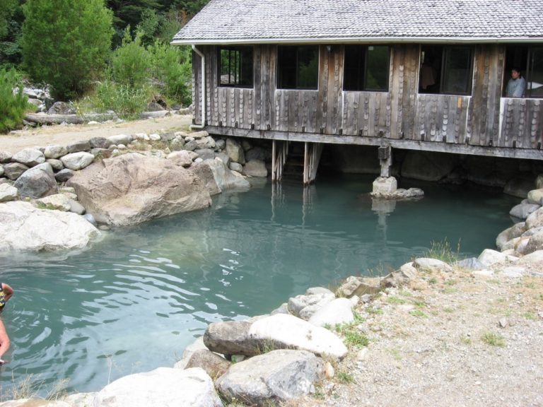 Termas naturales los pozones, en Pucón