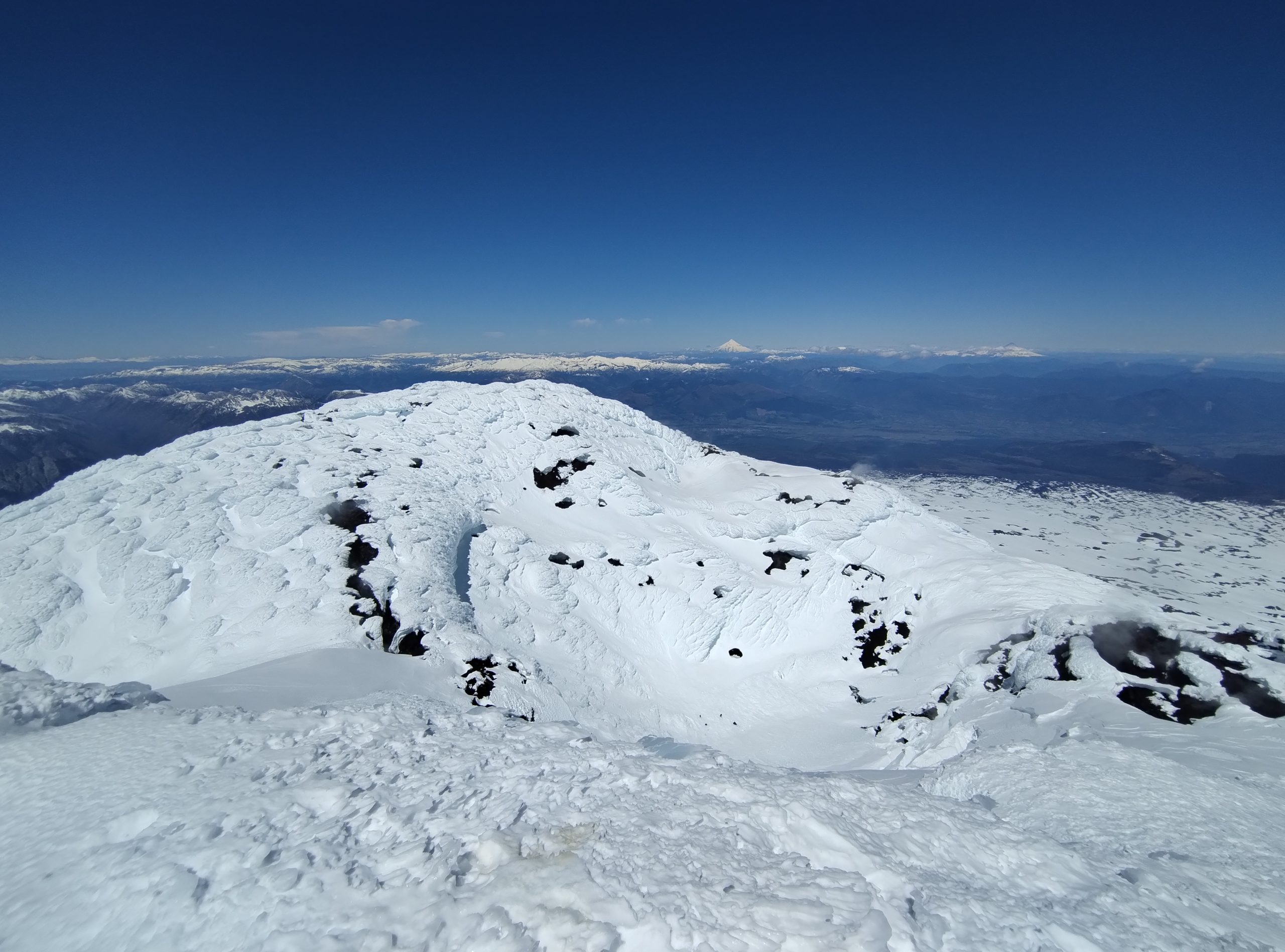 Cumbre del volcan Llaima, a 3125 metros sobre el nivel del mar.